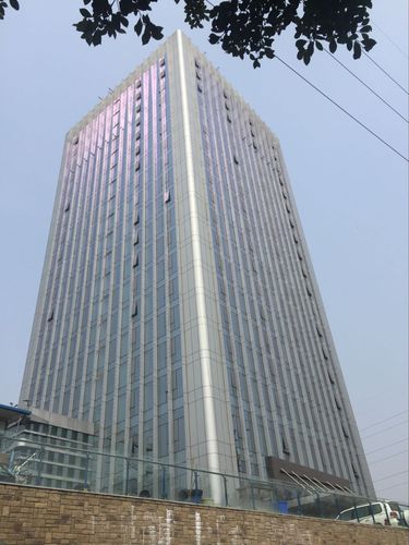 重庆互联网智能产业园距离金渝轻轨站有多远?