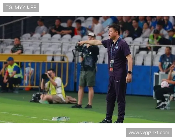 李璇批评声援于根伟言论引争议申花球迷质疑其要求道歉的合理性 李璇批评声援于根伟言论引争议申花球迷质疑其要求道歉的合理性