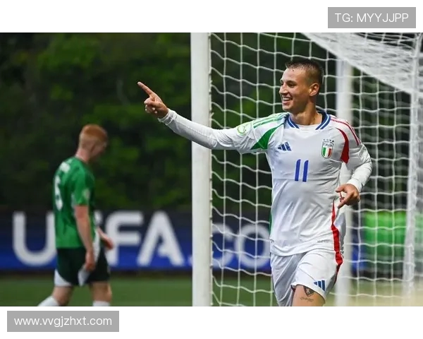 青训主管卡马尔达曾为一线队进球 马尔蒂尼当场关摄影机展现独特反应